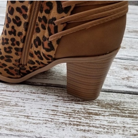 New Hostess Pick Very Violative Leopard Booties - Picture 3 of 7